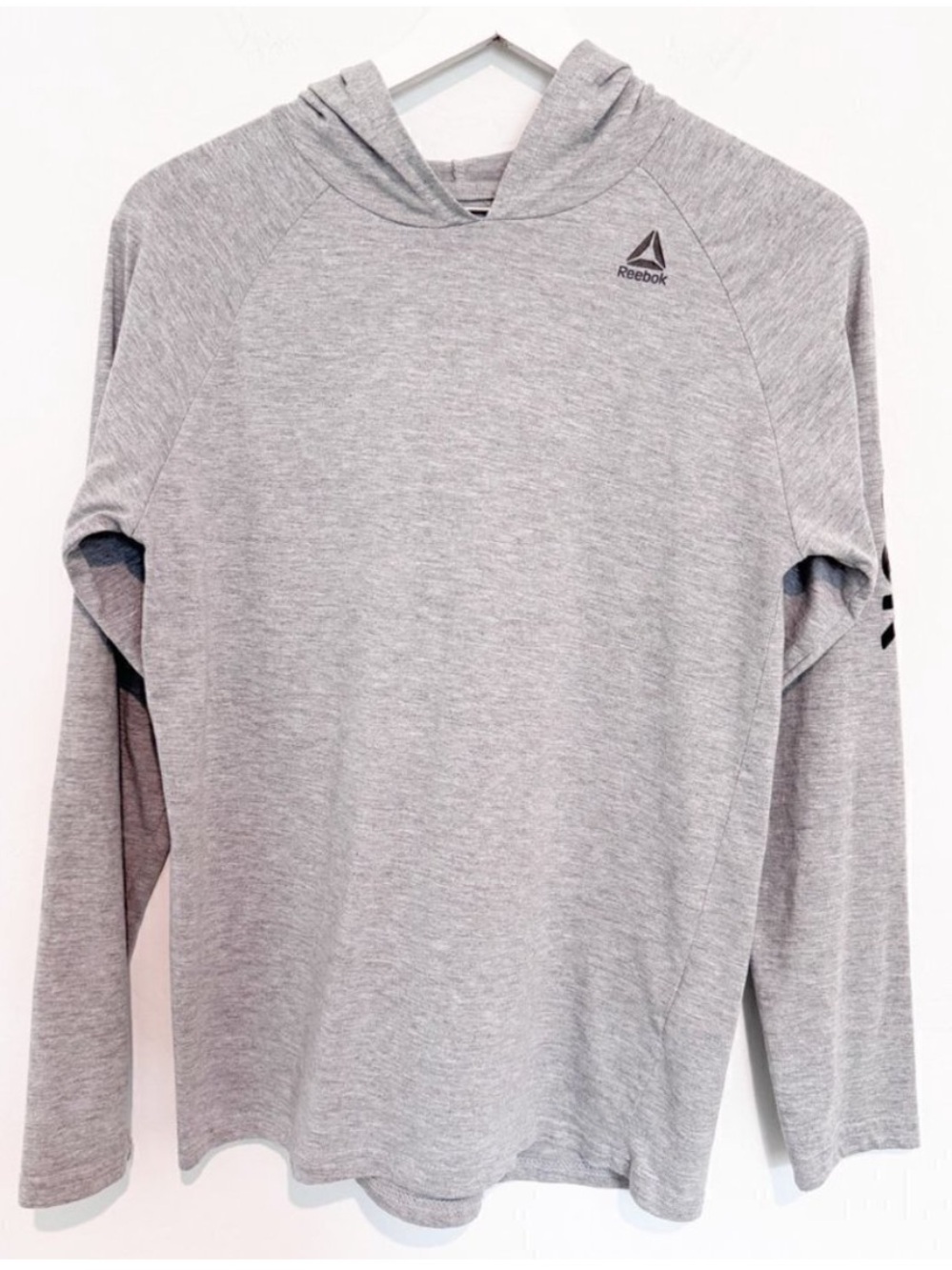 Reebok Hoodie Boys Size XL 18-20 Athletic Pullover Graphic Shirt School Casual